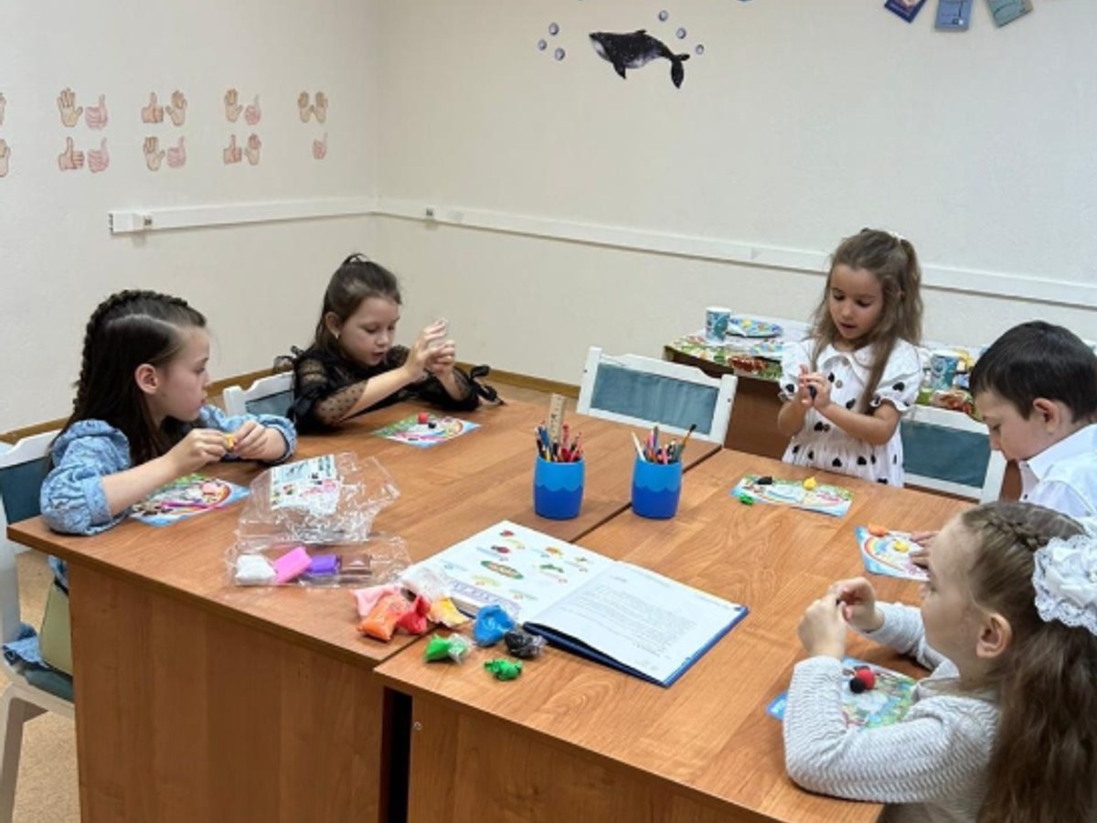 Дети выполняют задания